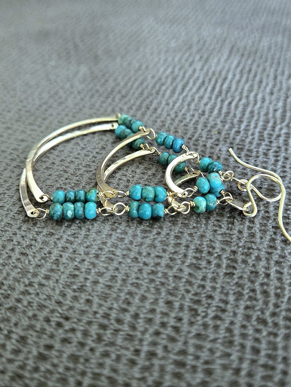 Three3️⃣ Tier Gold💛 Earrings with Turquoise🩵 Beads - NWOT - Picture 4 of 15
